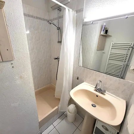 T2 Avec Piscine Et Wi-fi, Proche De Tanchet - Fr-1-92-740