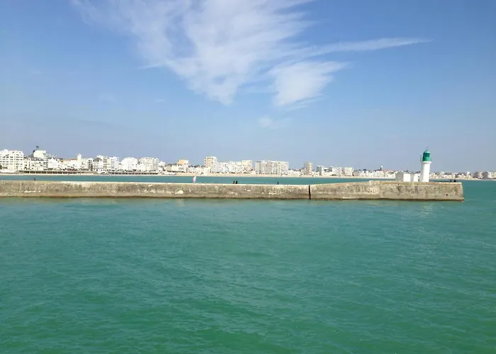 T2 Avec Piscine Et Wi-fi, Proche De Tanchet - Fr-1-92-740 דירה *