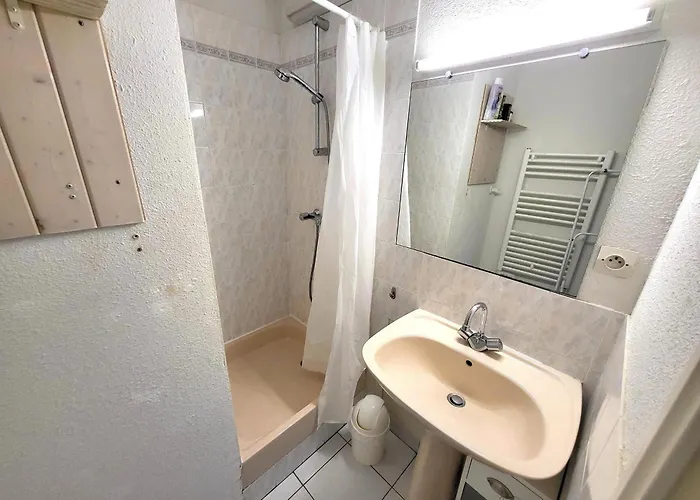 T2 Avec Piscine Et Wi-fi, Proche De Tanchet - Fr-1-92-740